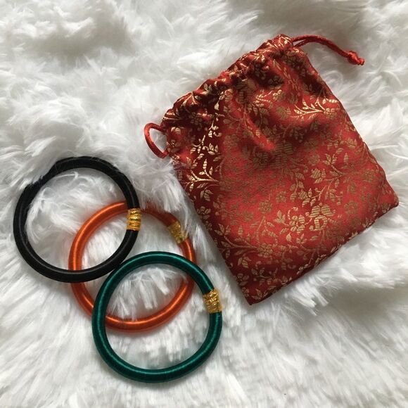 Set of 3 gorgeous bracelets with pouch - Picture 2 of 3